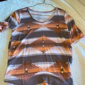 Women’s small/teen large, aztec/western tee
